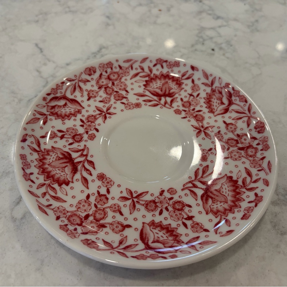 6 Floral Red and White Teacups and Saucers - Picture 3 of 5